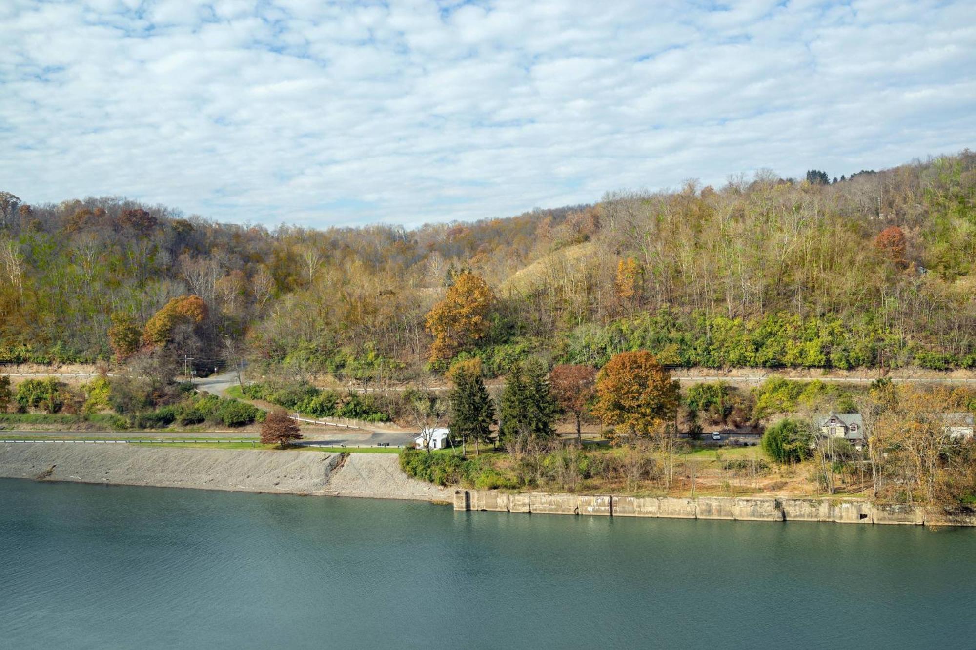 Morgantown Marriott At Waterfront Place Экстерьер фото
